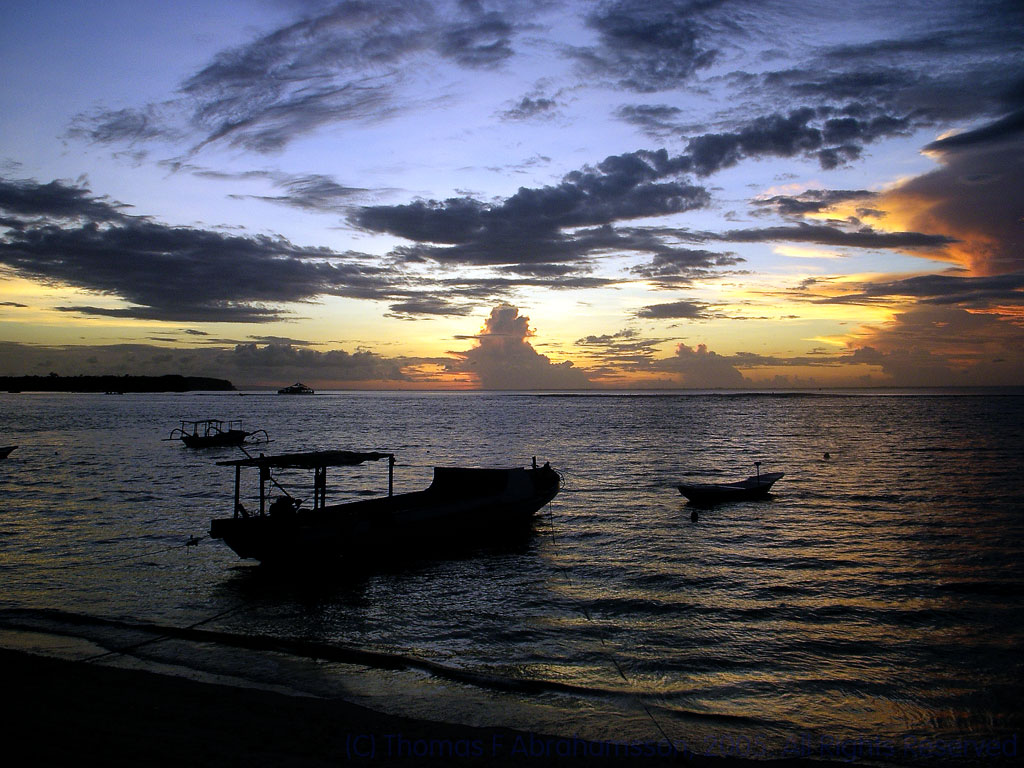 Sunset at Lembongan as seen from World Diving premises